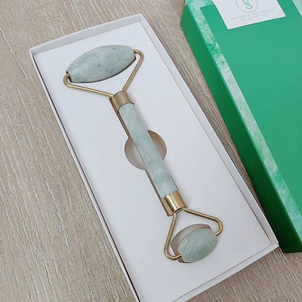 ✨ NEW Jade Facial Roller